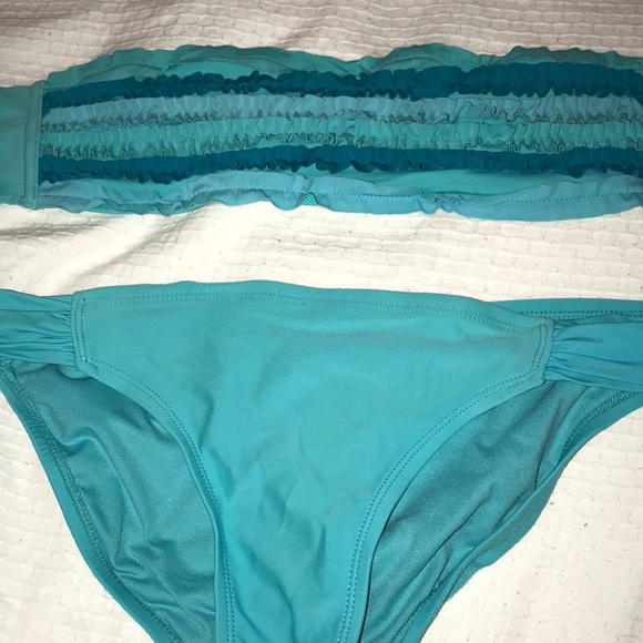 Bikini Set - Picture 1 of 2